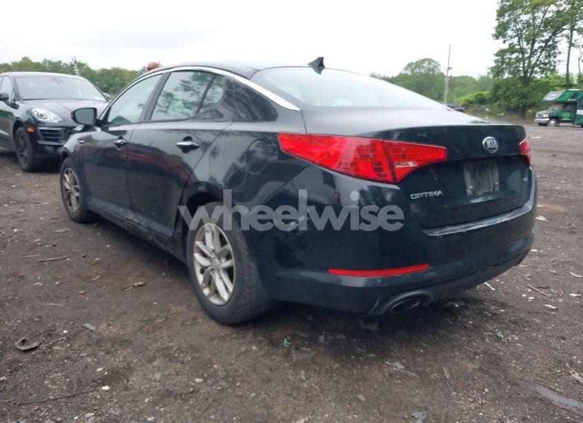 Photo 3 of 2013 Kia Optima LX (VIN 5XXGM4A73DG132535)