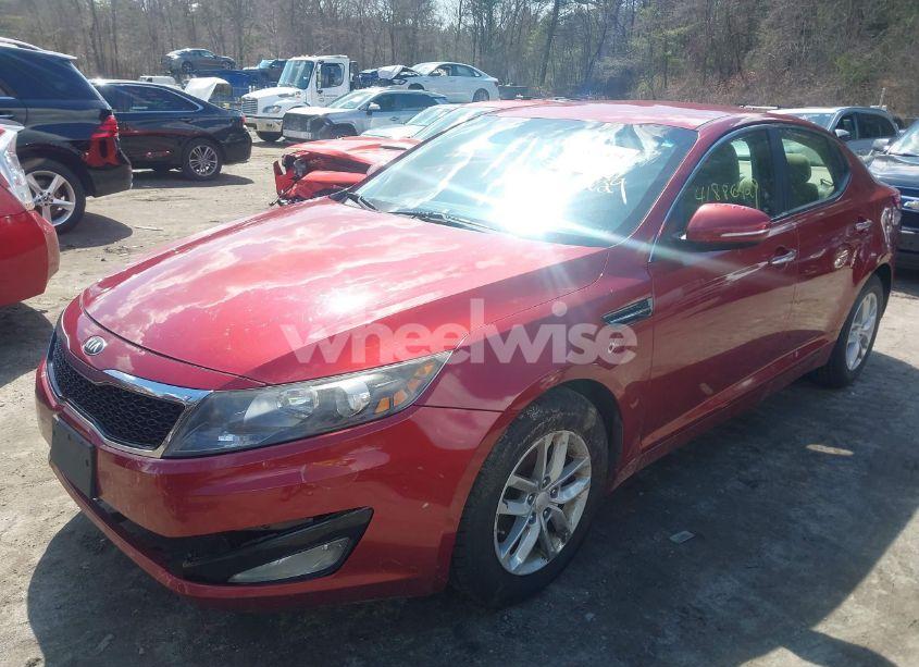 Photo 2 of 2013 Kia Optima LX (VIN 5XXGM4A73DG143096)