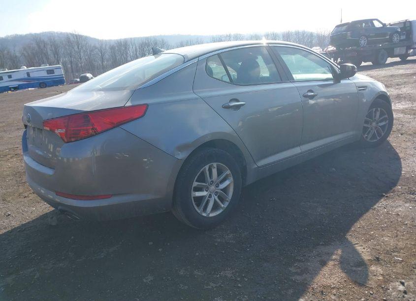 Photo 4 of 2013 Kia Optima LX (VIN 5XXGM4A73DG173165)