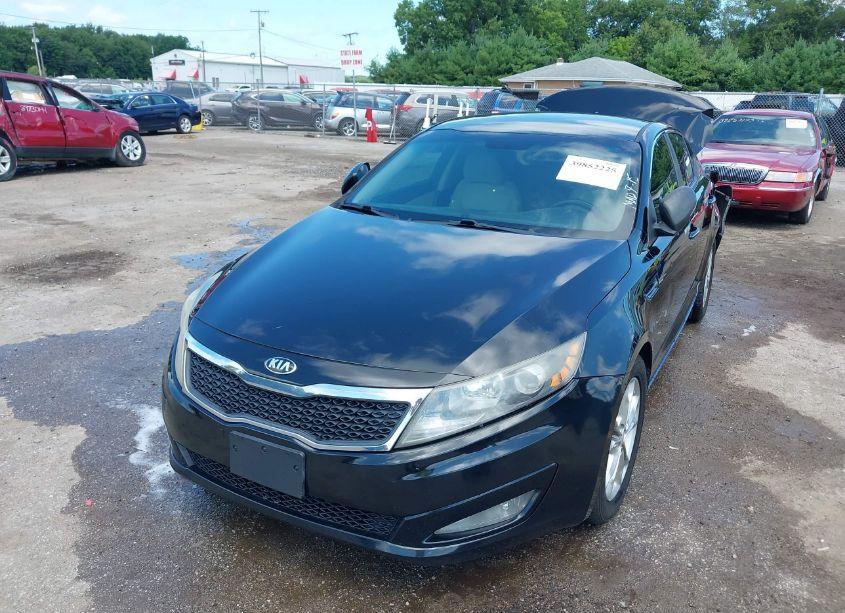 Photo 2 of 2013 Kia Optima LX (VIN 5XXGM4A73DG183078)