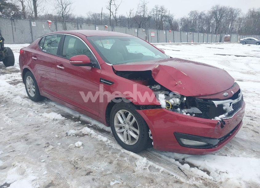 2013 Kia Optima LX (VIN 5XXGM4A73DG189768) main photo