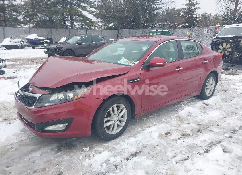Photo 2 of 2013 Kia Optima LX (VIN 5XXGM4A73DG189768)