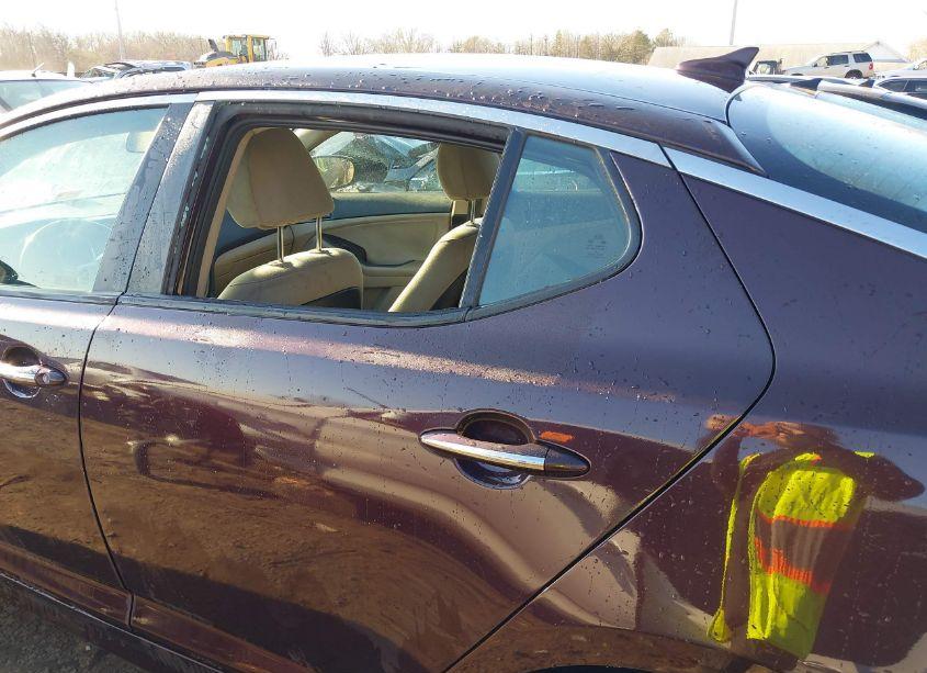 Photo 6 of 2014 Kia Optima LX (VIN 5XXGM4A73EG302880)