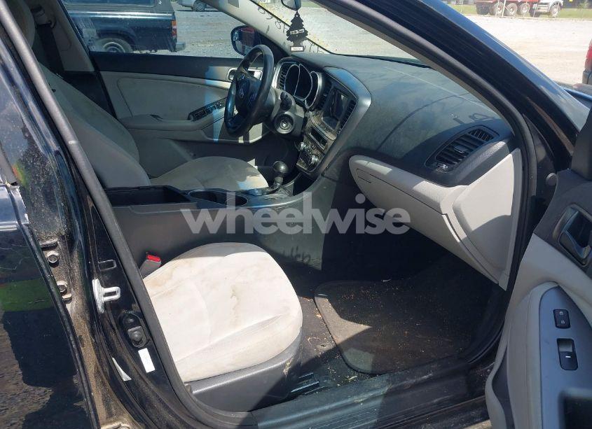 Photo 5 of 2014 Kia Optima LX (VIN 5XXGM4A73EG338004)