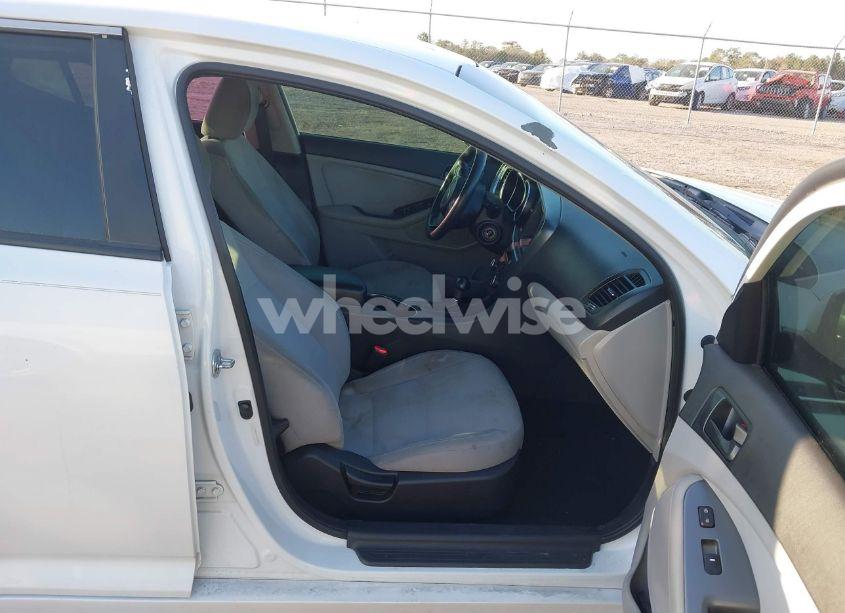 Photo 5 of 2015 Kia Optima LX (VIN 5XXGM4A73FG356083)