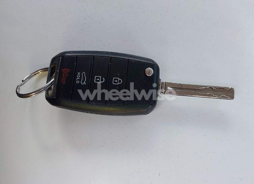 Photo 11 of 2015 Kia Optima LX (VIN 5XXGM4A73FG400390)