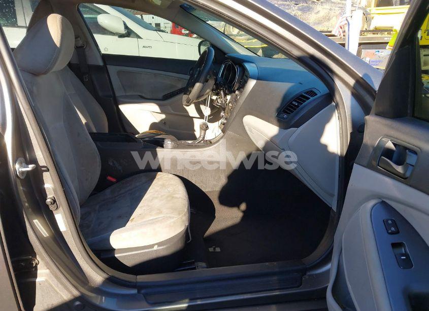 Photo 5 of 2015 Kia Optima LX (VIN 5XXGM4A73FG438928)