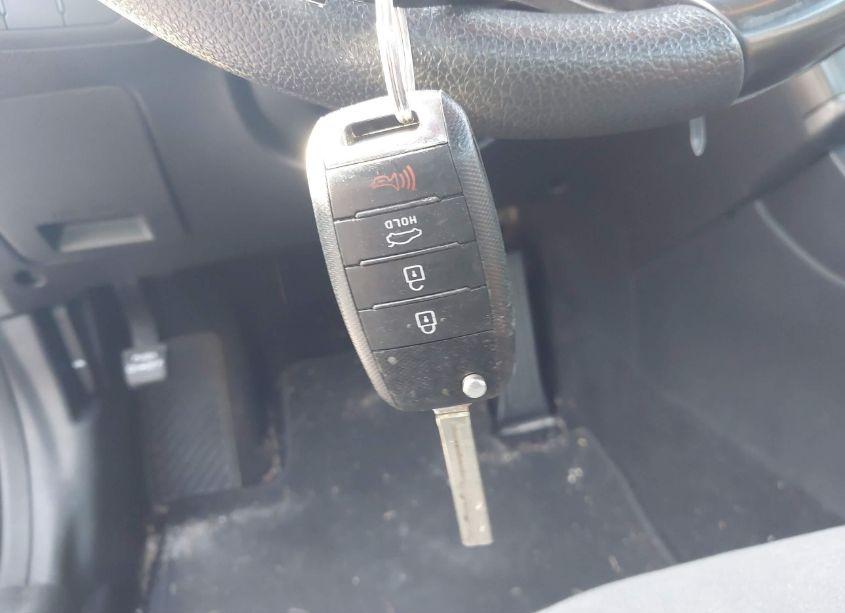 Photo 11 of 2015 Kia Optima LX (VIN 5XXGM4A73FG441862)