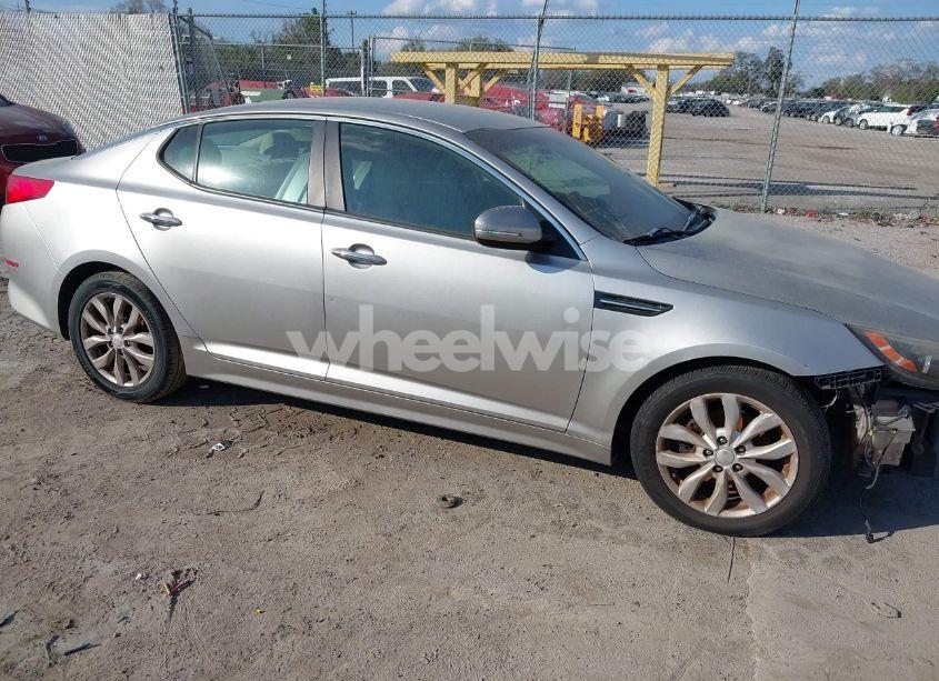 2015 Kia Optima LX (VIN 5XXGM4A73FG461917) main photo