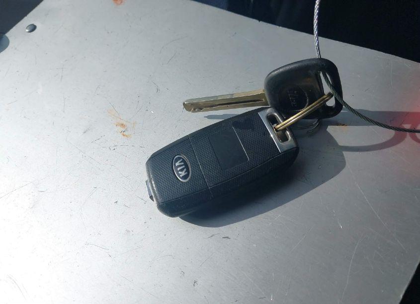 Photo 11 of 2015 Kia Optima LX (VIN 5XXGM4A73FG462212)