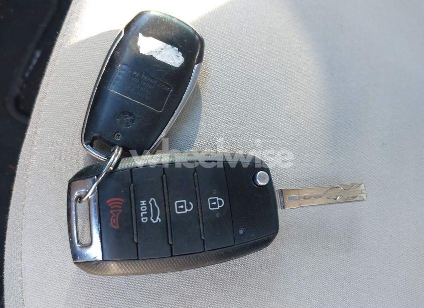 Photo 11 of 2015 Kia Optima LX (VIN 5XXGM4A73FG472920)