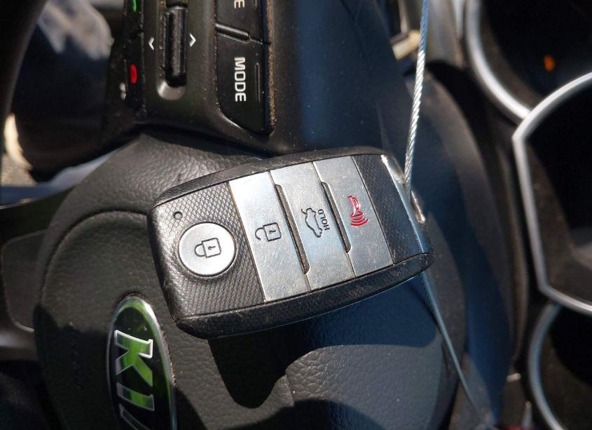 Photo 11 of 2015 Kia Optima LX (VIN 5XXGM4A73FG501400)