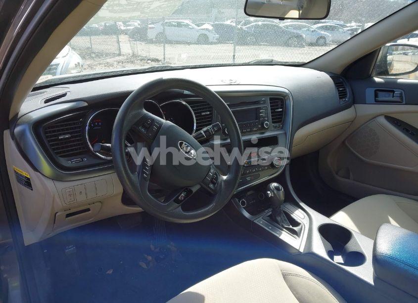 Photo 13 of 2013 Kia Optima LX (VIN 5XXGM4A74DG095060)