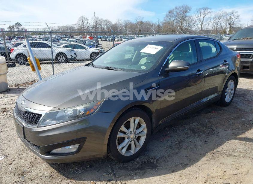 Photo 2 of 2013 Kia Optima LX (VIN 5XXGM4A74DG095060)