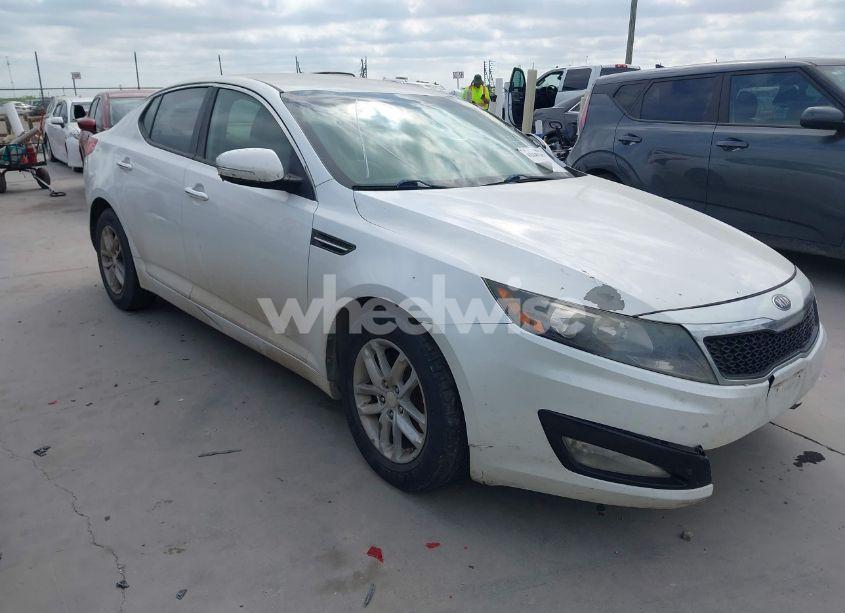 2013 Kia Optima LX (VIN 5XXGM4A74DG142720) main photo