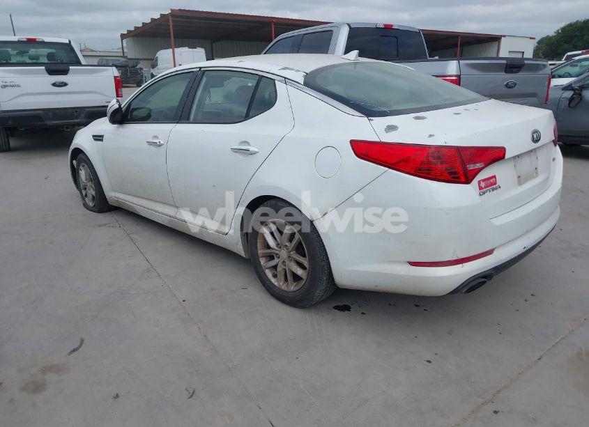 Photo 3 of 2013 Kia Optima LX (VIN 5XXGM4A74DG142720)