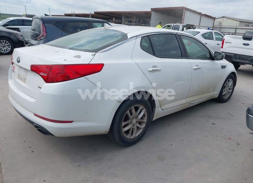 Photo 4 of 2013 Kia Optima LX (VIN 5XXGM4A74DG142720)