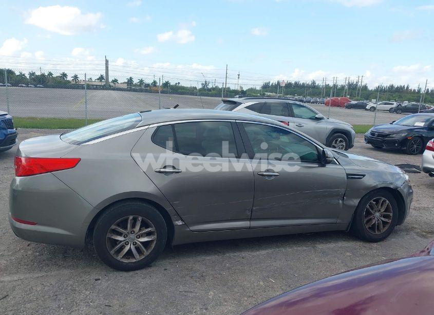 Photo 13 of 2013 Kia Optima LX (VIN 5XXGM4A74DG147688)