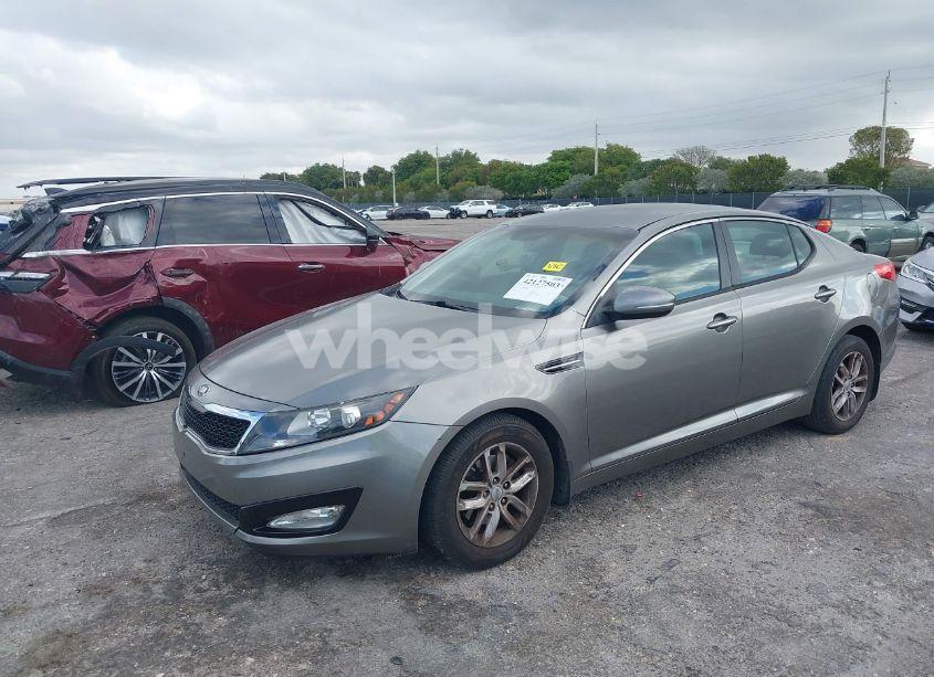 Photo 2 of 2013 Kia Optima LX (VIN 5XXGM4A74DG147688)