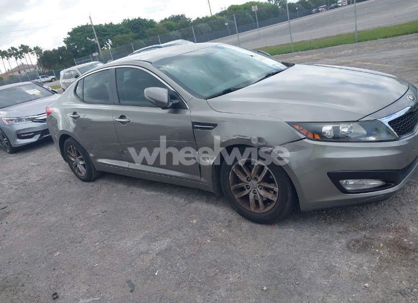 Photo 6 of 2013 Kia Optima LX (VIN 5XXGM4A74DG147688)