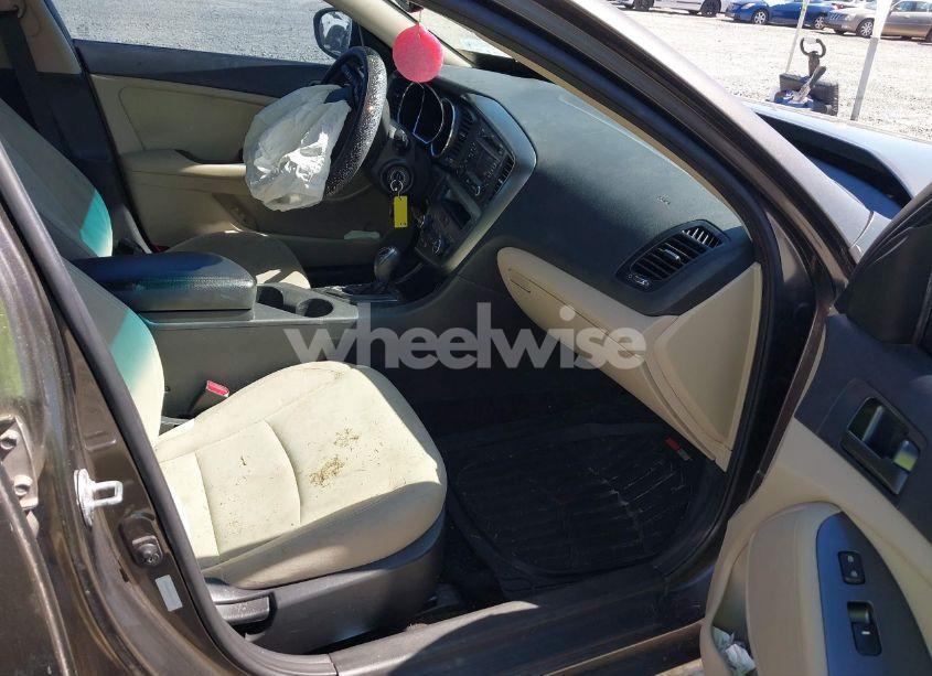 Photo 5 of 2013 Kia Optima LX (VIN 5XXGM4A74DG176057)