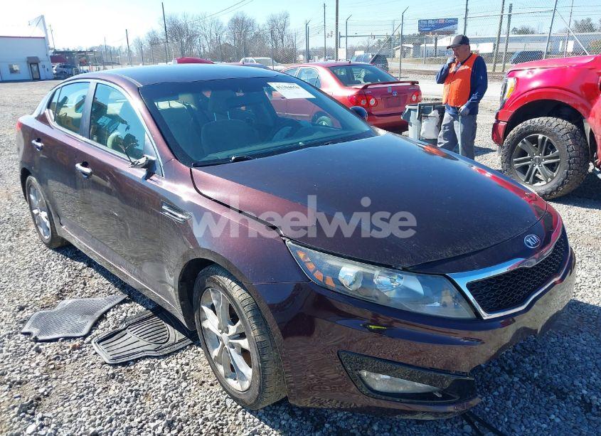 2013 Kia Optima LX (VIN 5XXGM4A74DG186121) main photo