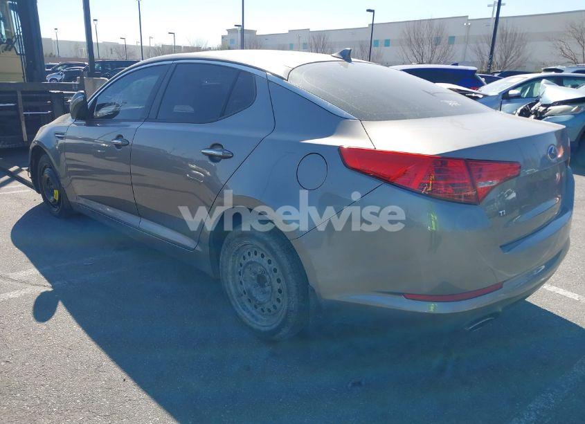 Photo 3 of 2013 Kia Optima LX (VIN 5XXGM4A74DG189133)