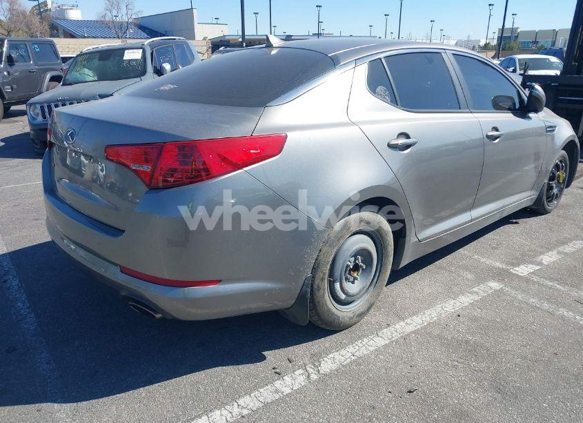 Photo 4 of 2013 Kia Optima LX (VIN 5XXGM4A74DG189133)