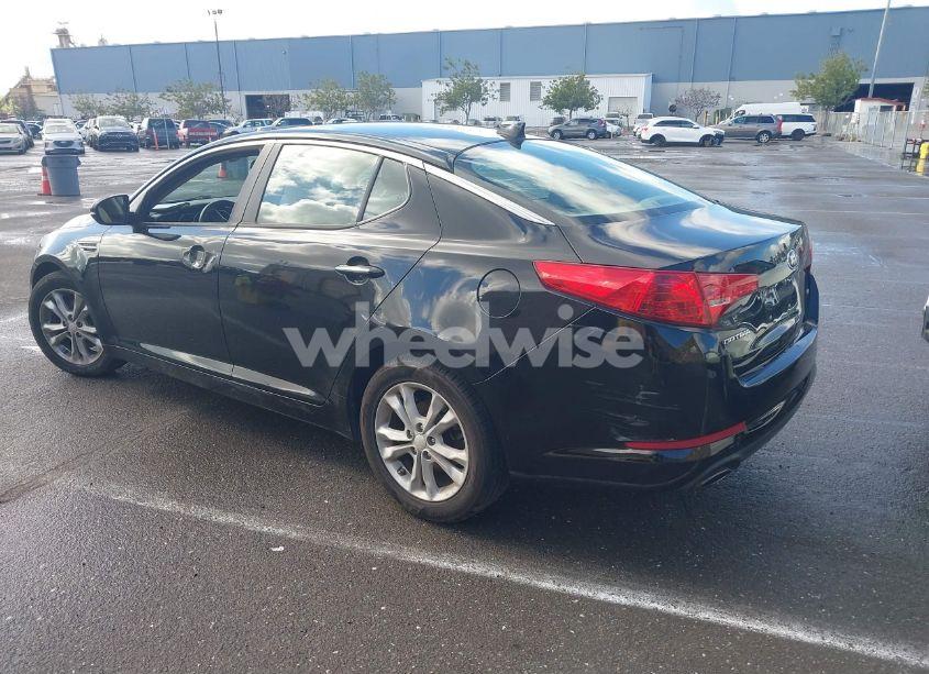 Photo 3 of 2013 Kia Optima LX (VIN 5XXGM4A74DG189603)