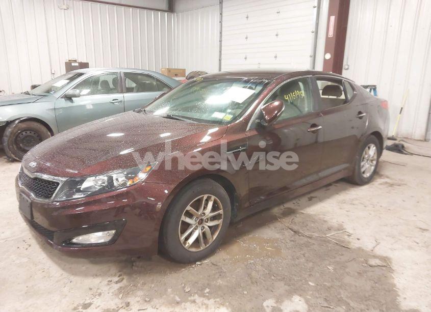 Photo 2 of 2013 Kia Optima LX (VIN 5XXGM4A74DG197443)