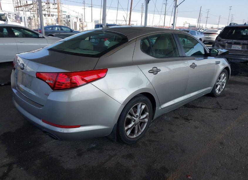 Photo 4 of 2013 Kia Optima LX (VIN 5XXGM4A74DG198575)