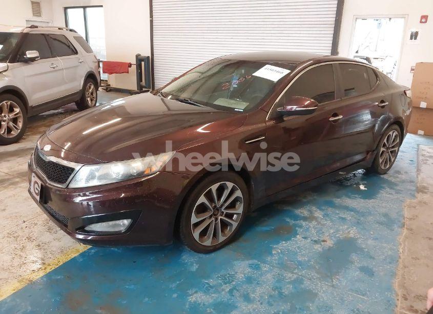 Photo 2 of 2013 Kia Optima LX (VIN 5XXGM4A74DG200650)