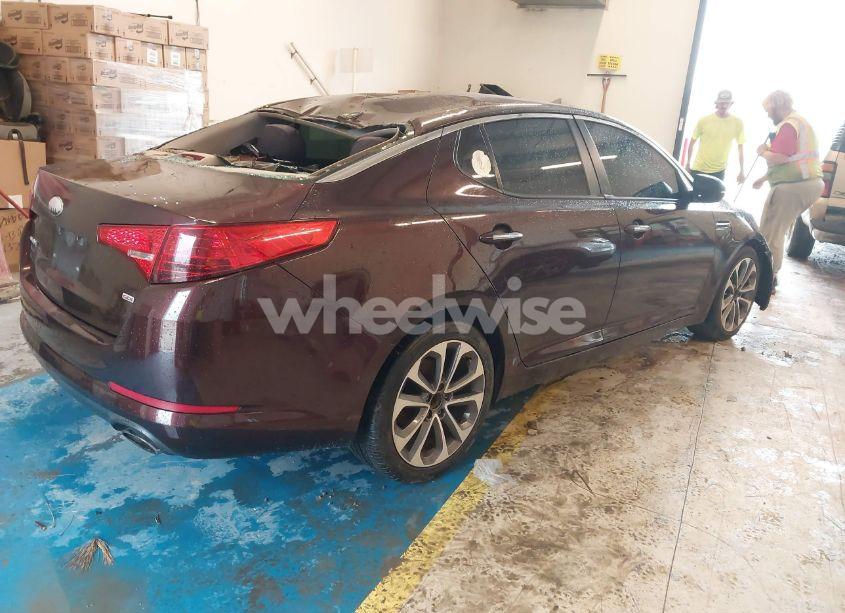 Photo 4 of 2013 Kia Optima LX (VIN 5XXGM4A74DG200650)