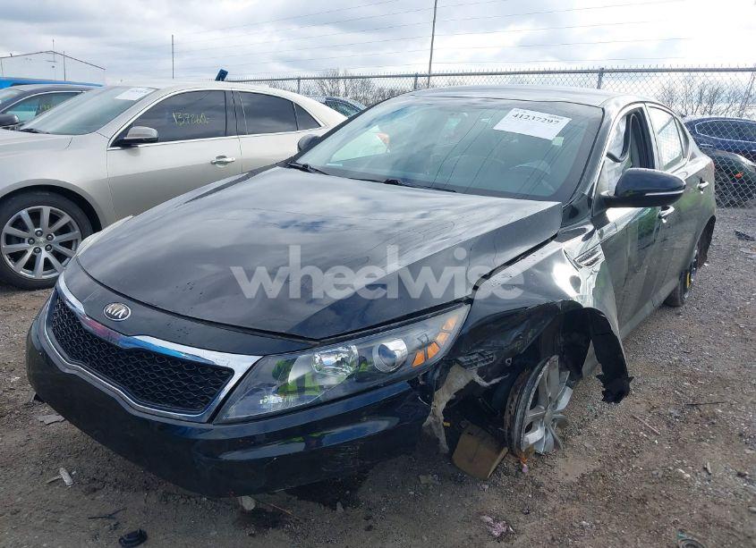 Photo 2 of 2013 Kia Optima LX (VIN 5XXGM4A74DG227685)