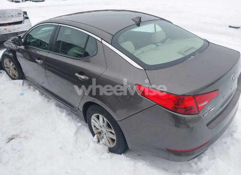 Photo 3 of 2013 Kia Optima LX (VIN 5XXGM4A74DG230845)