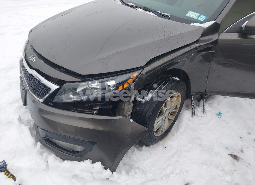 Photo 6 of 2013 Kia Optima LX (VIN 5XXGM4A74DG230845)