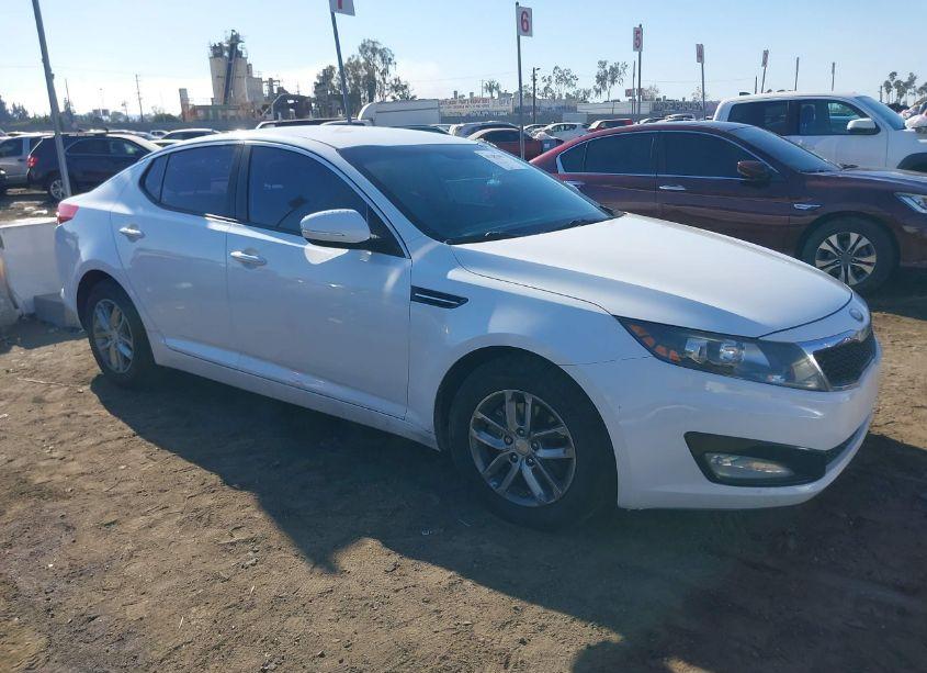 2013 Kia Optima LX (VIN 5XXGM4A74DG235026) main photo