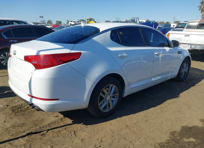 Photo 4 of 2013 Kia Optima LX (VIN 5XXGM4A74DG235026)