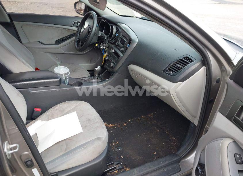 Photo 5 of 2013 Kia Optima LX (VIN 5XXGM4A74DG256233)