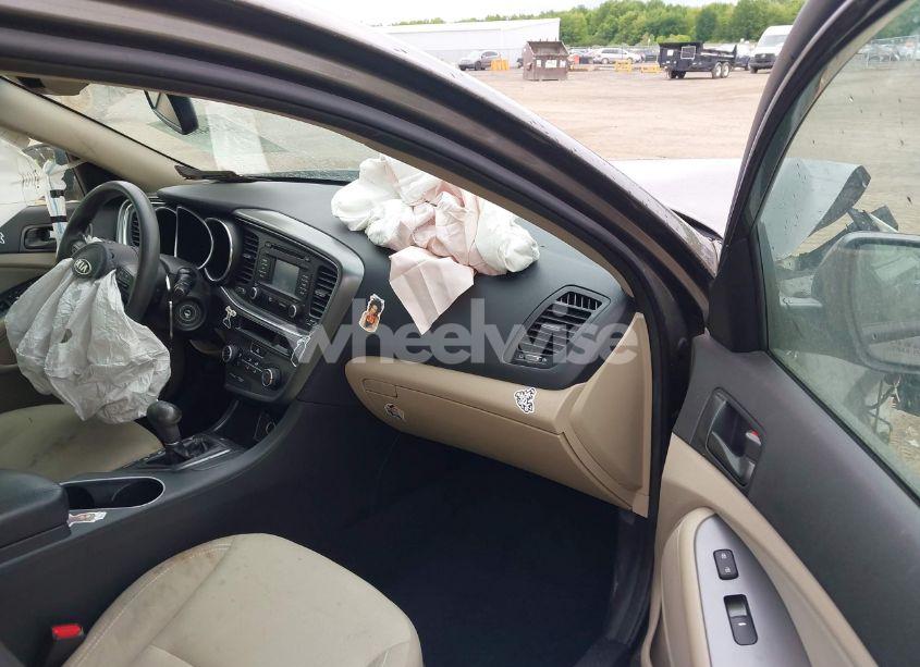 Photo 5 of 2014 Kia Optima LX (VIN 5XXGM4A74EG271218)