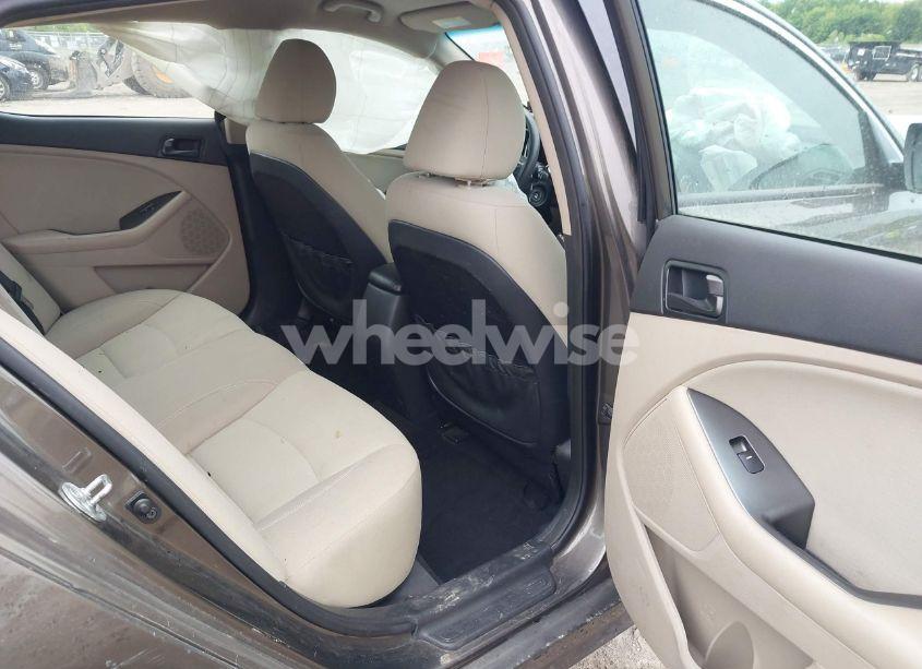 Photo 8 of 2014 Kia Optima LX (VIN 5XXGM4A74EG271218)