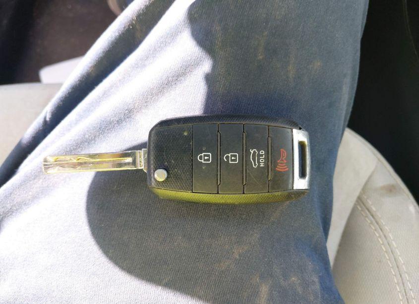 Photo 11 of 2014 Kia Optima LX (VIN 5XXGM4A74EG331062)