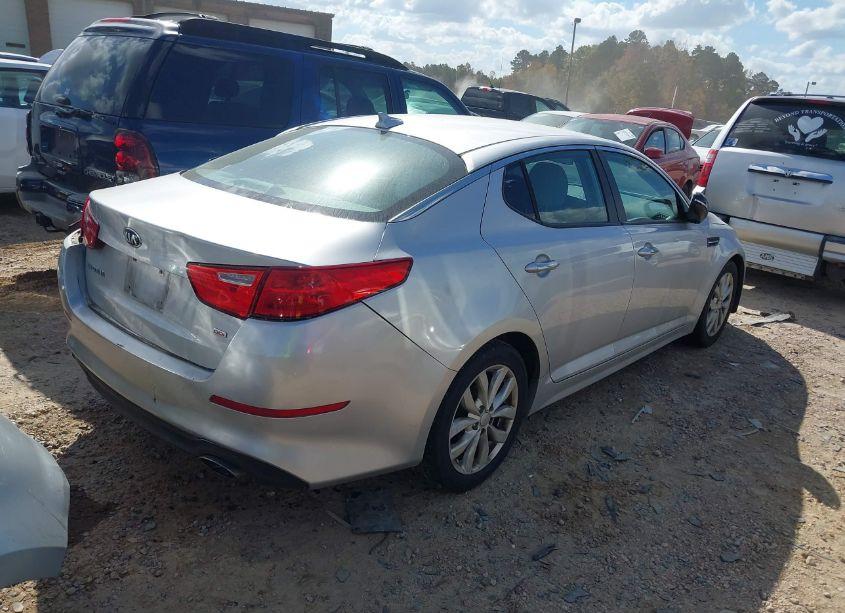 Photo 4 of 2014 Kia Optima LX (VIN 5XXGM4A74EG331062)