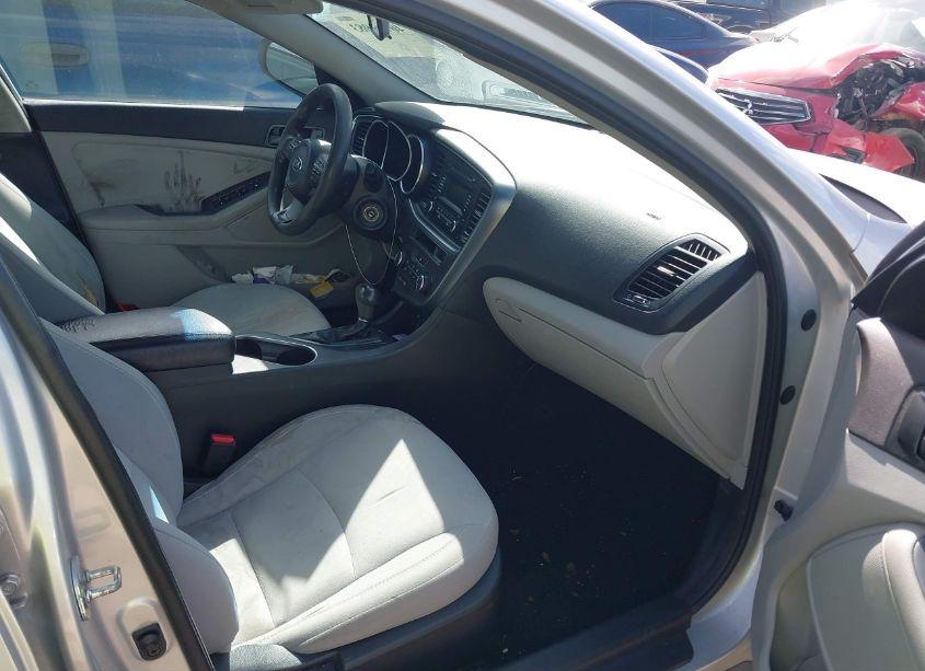 Photo 5 of 2014 Kia Optima LX (VIN 5XXGM4A74EG331062)