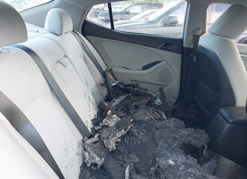 Photo 8 of 2014 Kia Optima LX (VIN 5XXGM4A74EG331658)