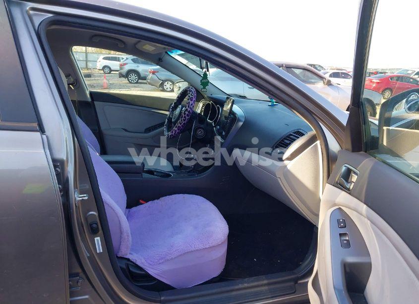 Photo 5 of 2014 Kia Optima LX (VIN 5XXGM4A74EG343664)