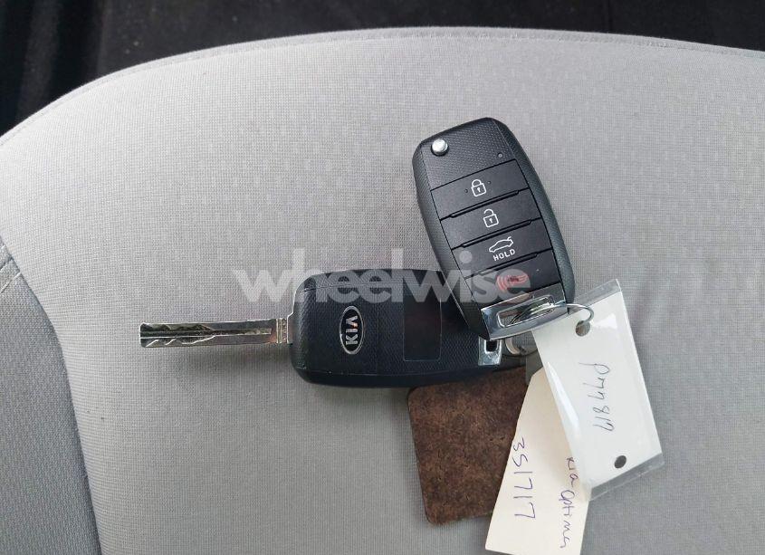 Photo 11 of 2015 Kia Optima LX (VIN 5XXGM4A74FG351717)