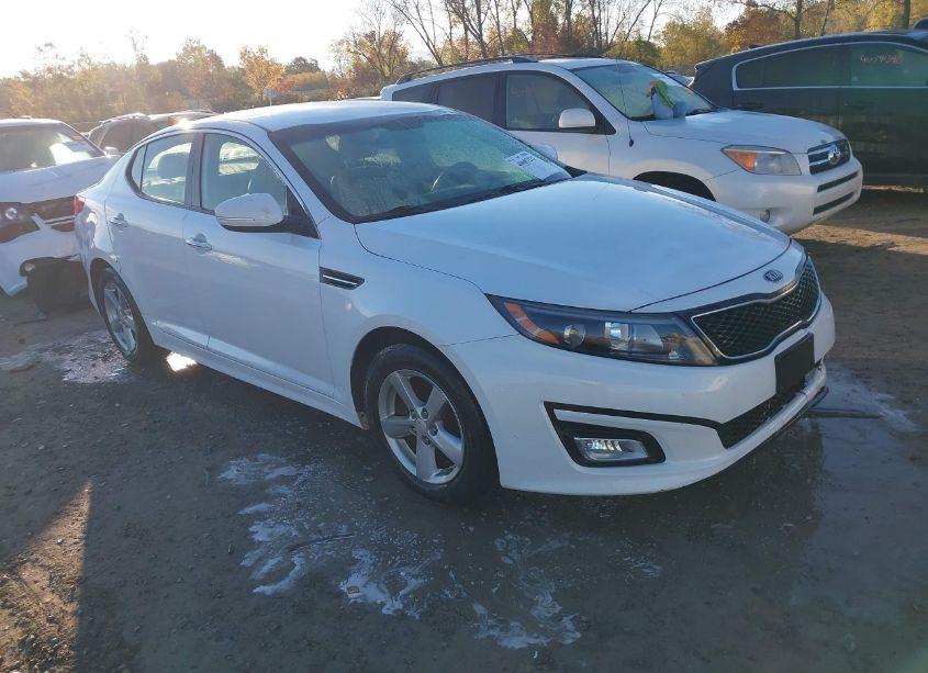 2015 Kia Optima LX (VIN 5XXGM4A74FG360563) main photo