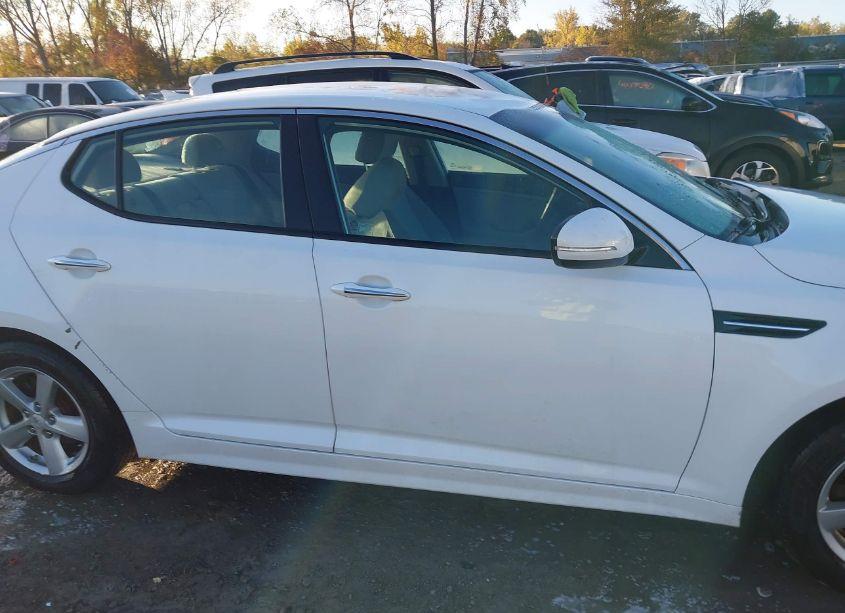 Photo 13 of 2015 Kia Optima LX (VIN 5XXGM4A74FG360563)