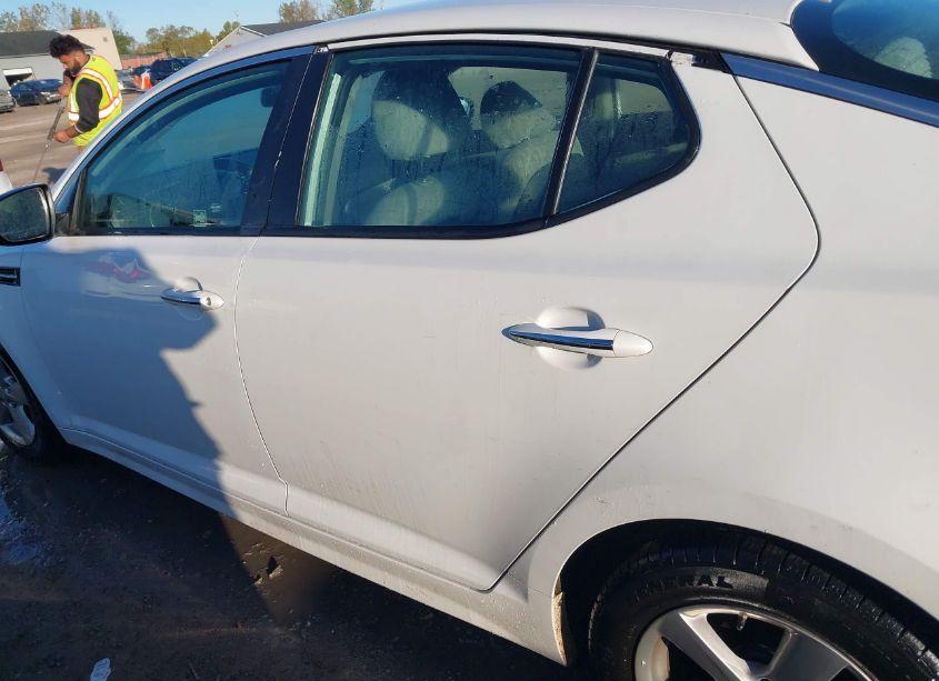 Photo 14 of 2015 Kia Optima LX (VIN 5XXGM4A74FG360563)